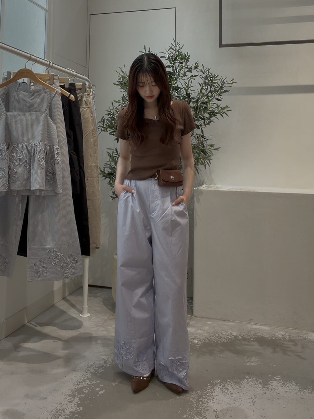 Kastane 羅紋V領Tee + Choker - Image 59