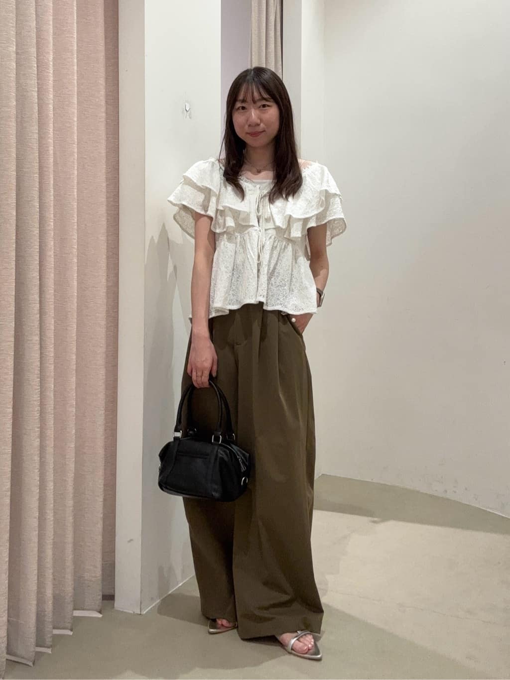 Discoat Lace 荷葉邊 blouse - Image 42