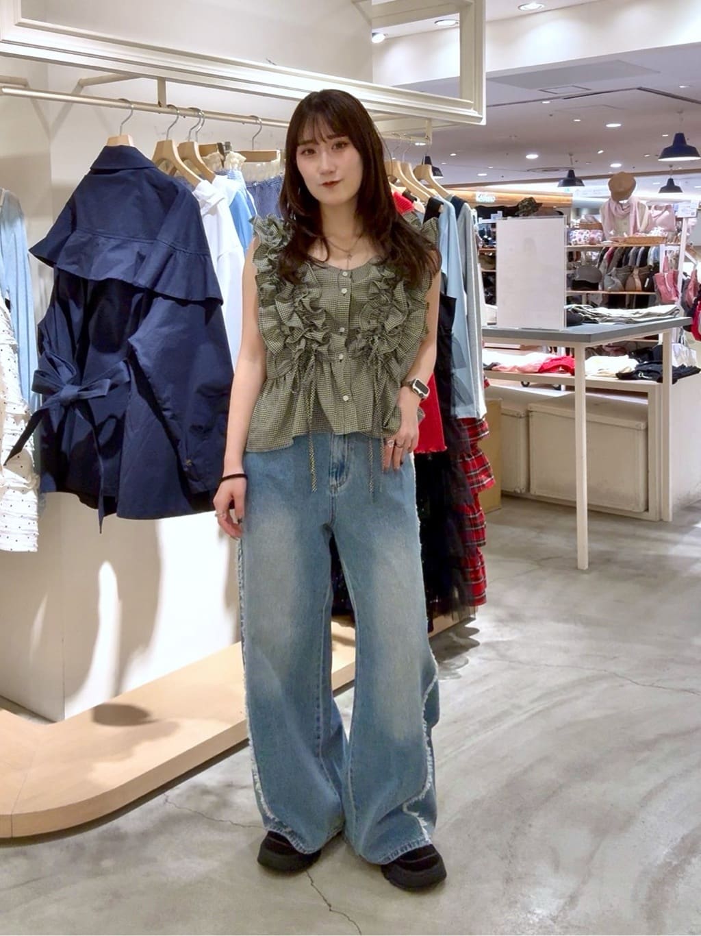 w closet Frilly sleeveless blouse - Image 89
