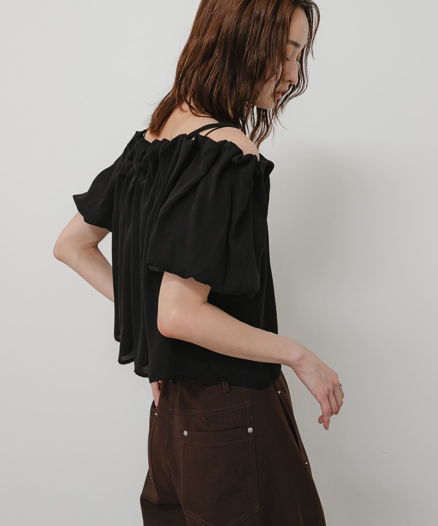 SENSE OF PLACE off-shoulder blouse - Image 13