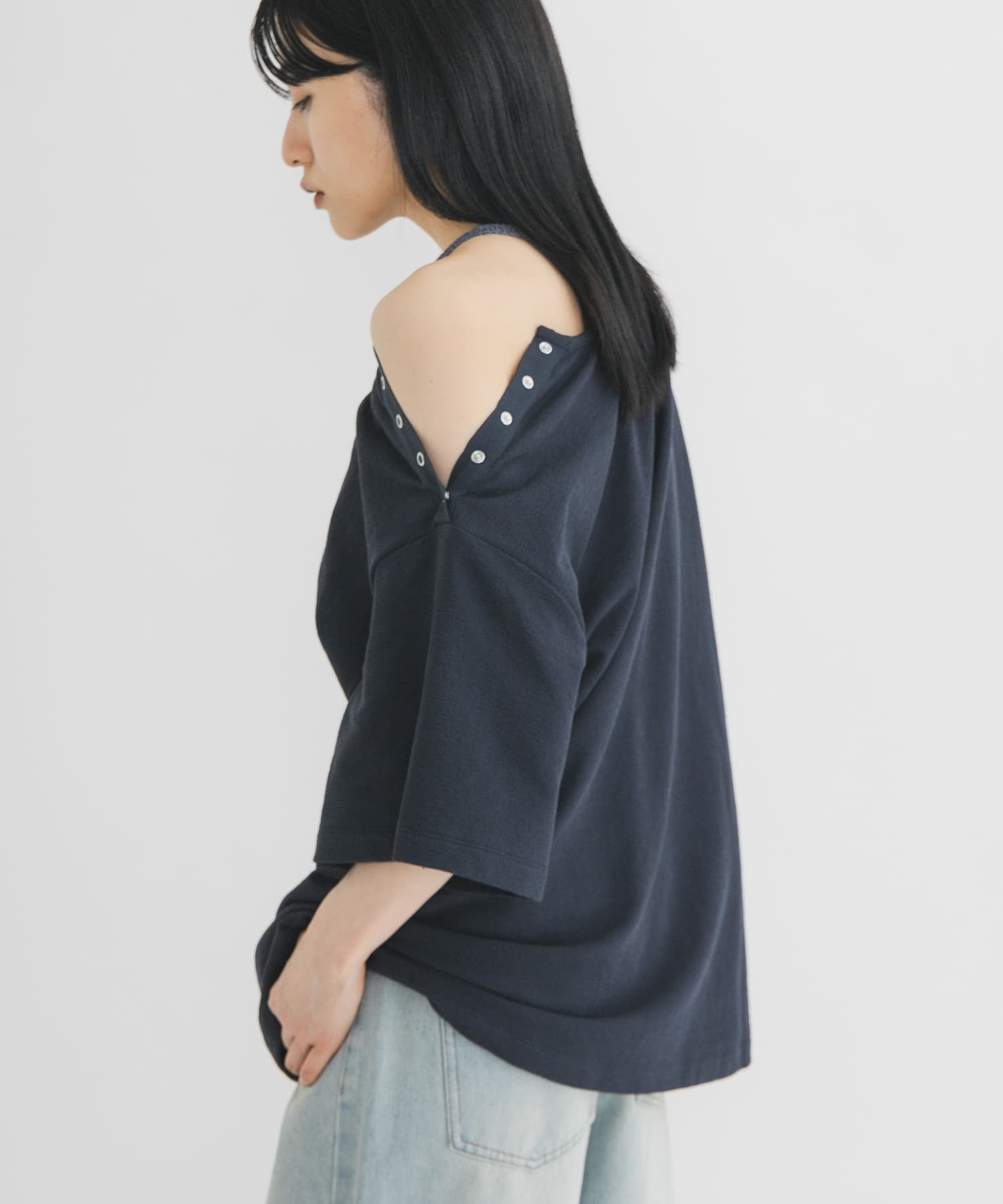 KBF 露肩修腰寬鬆Tee - Image 12