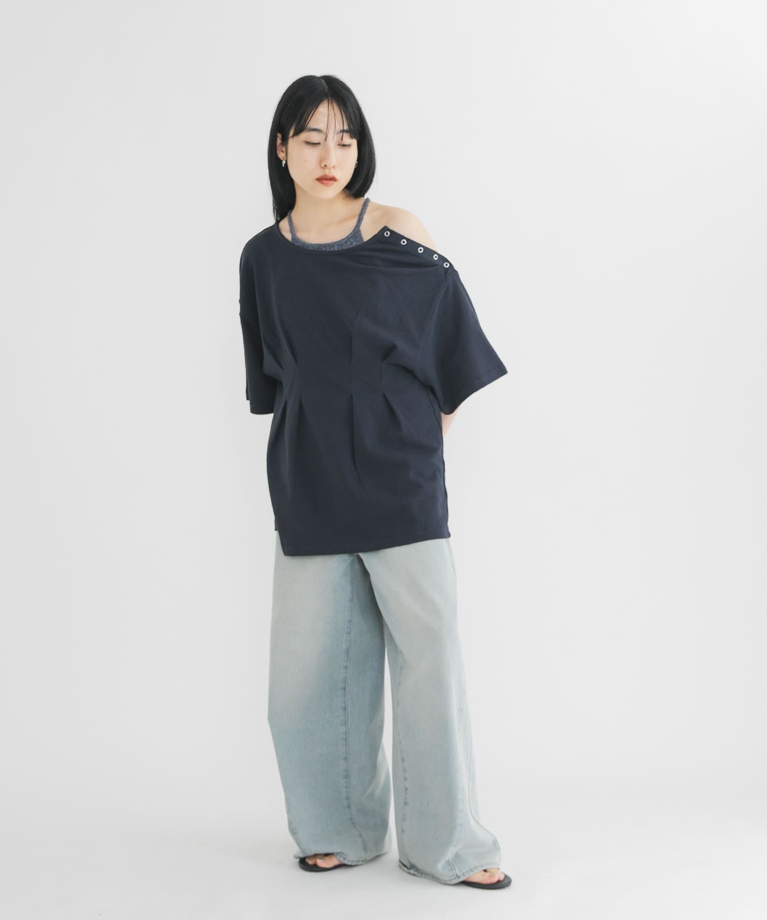 KBF 露肩修腰寬鬆Tee - Image 14