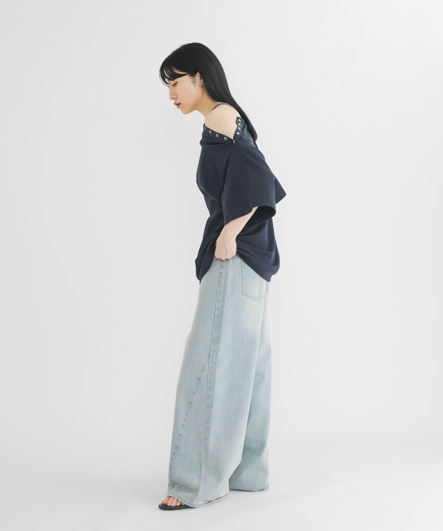 KBF 露肩修腰寬鬆Tee - Image 15