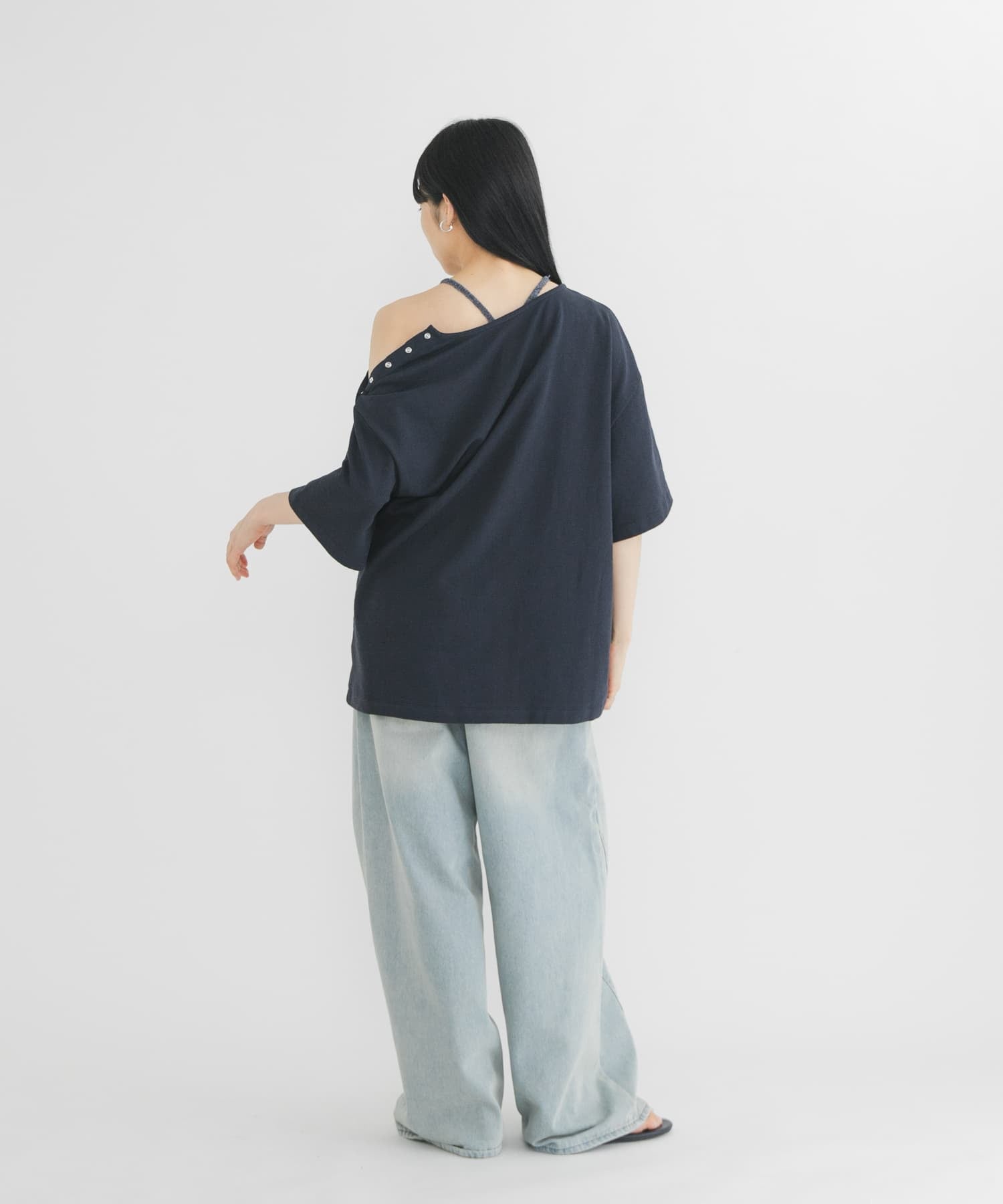 KBF 露肩修腰寬鬆Tee - Image 16
