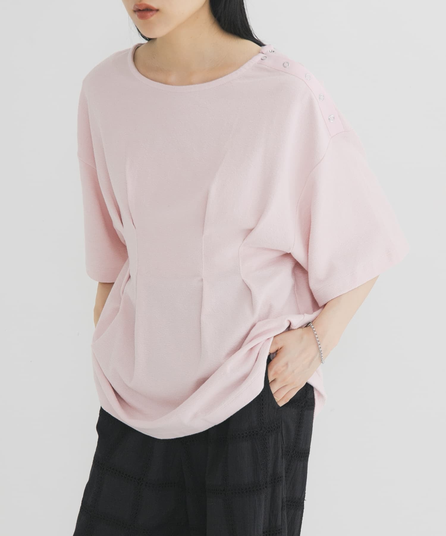 KBF 露肩修腰寬鬆Tee - Image 18