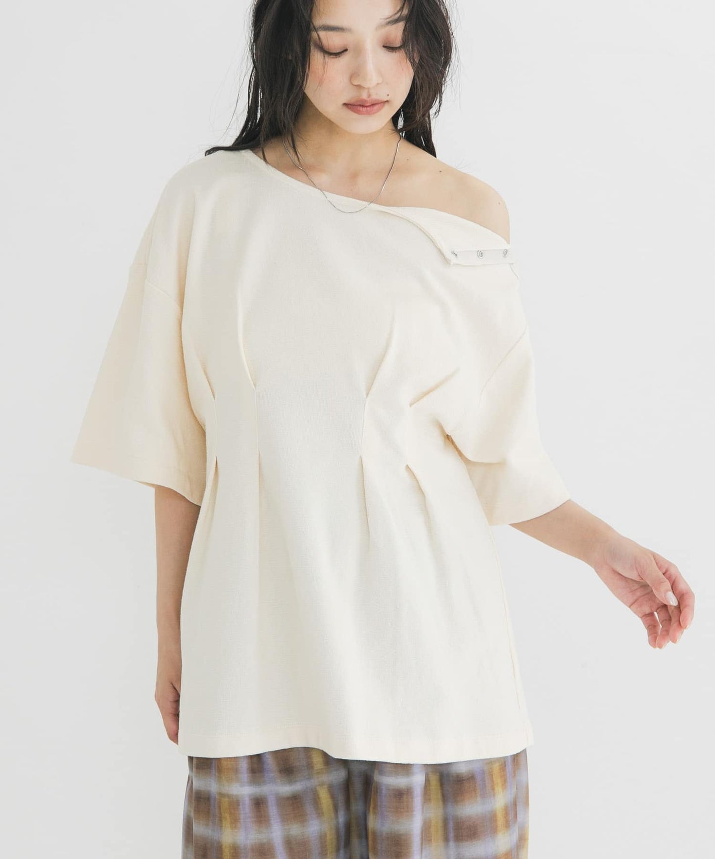 KBF 露肩修腰寬鬆Tee - Image 4