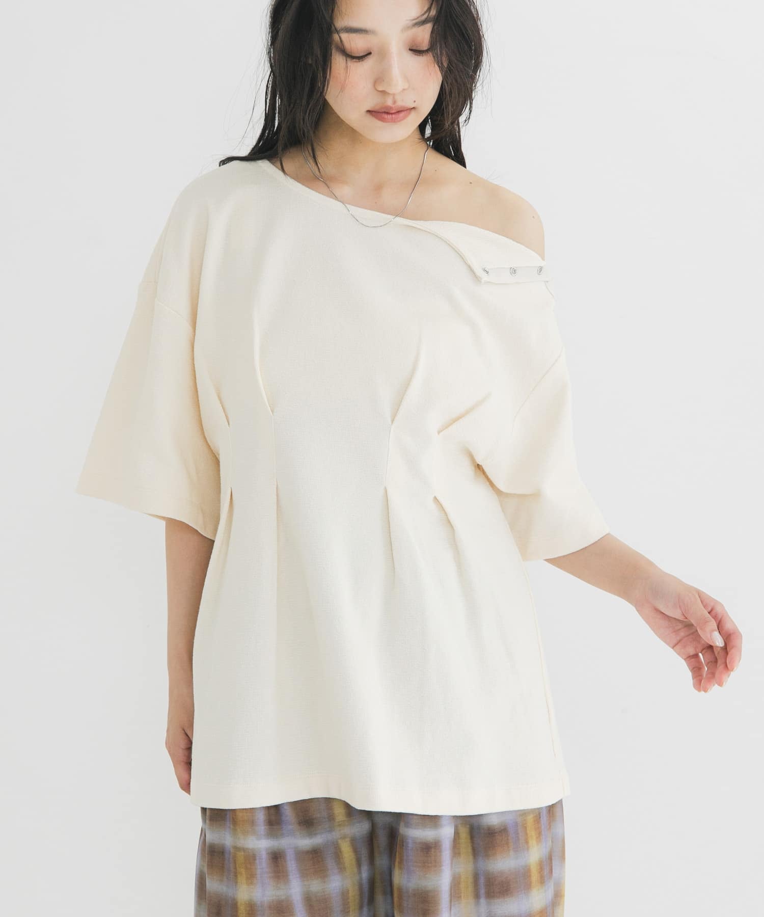 KBF 露肩修腰寬鬆Tee - Image 4