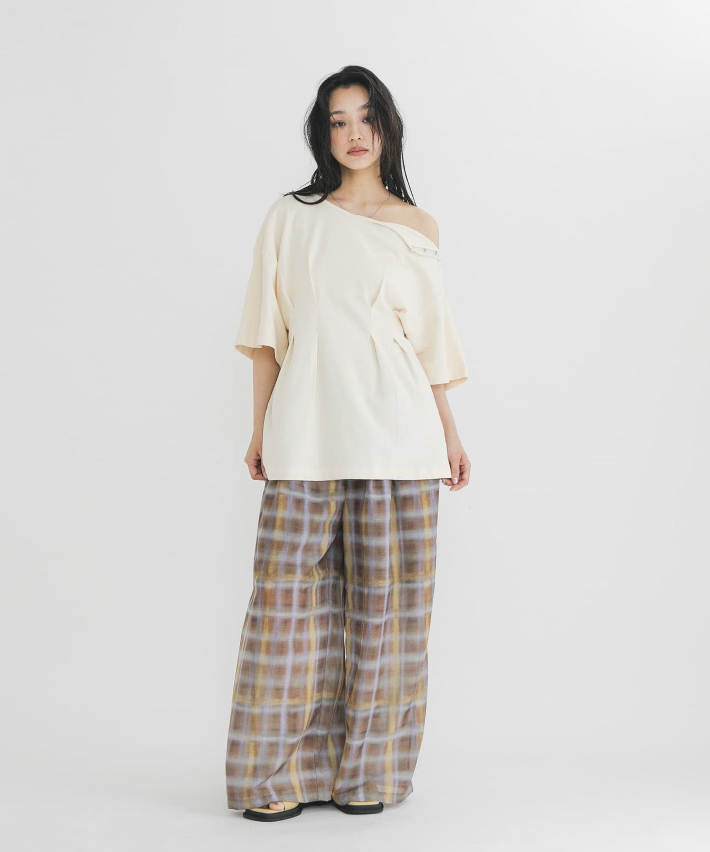 KBF 露肩修腰寬鬆Tee - Image 8