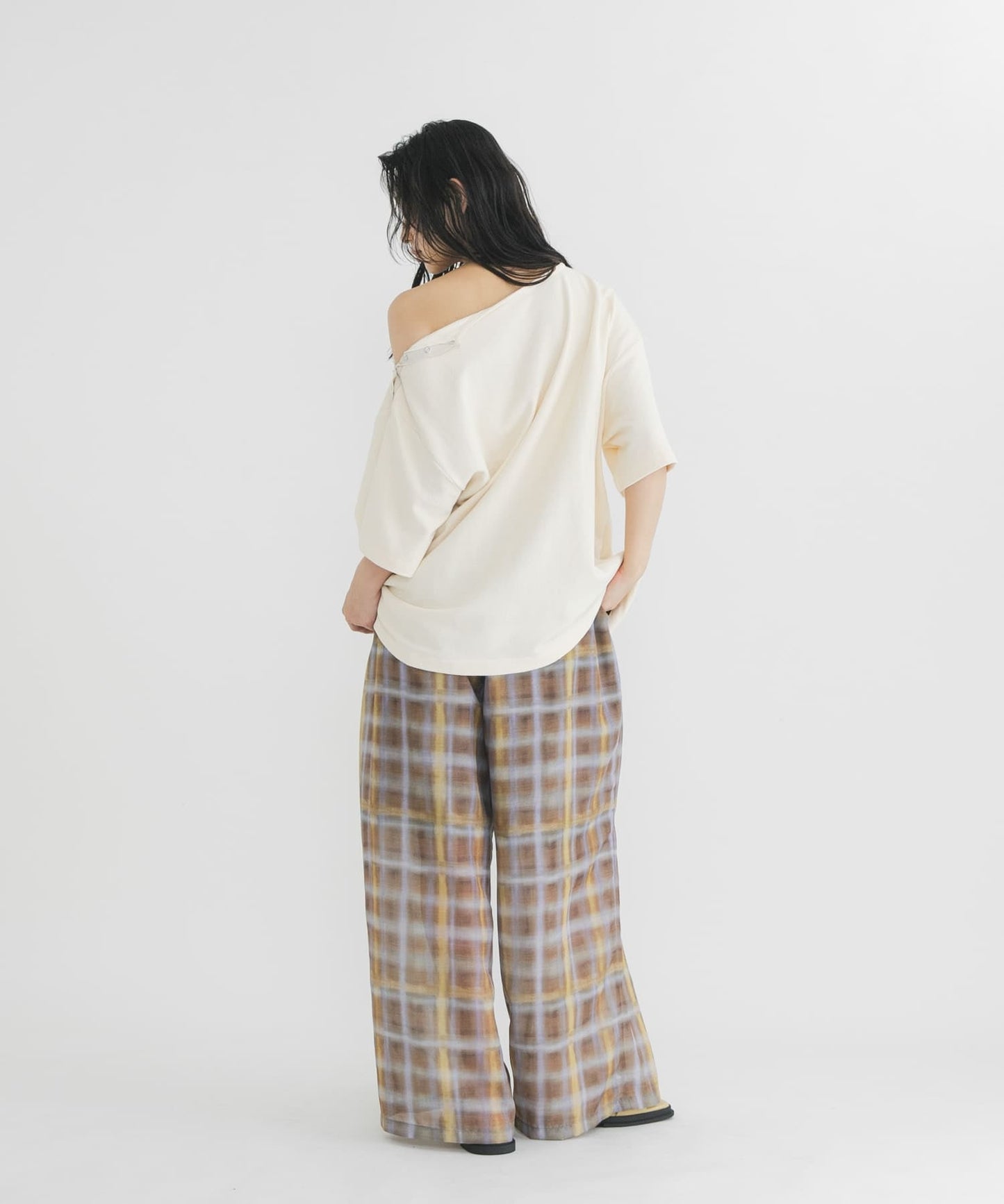 KBF 露肩修腰寬鬆Tee - Image 10