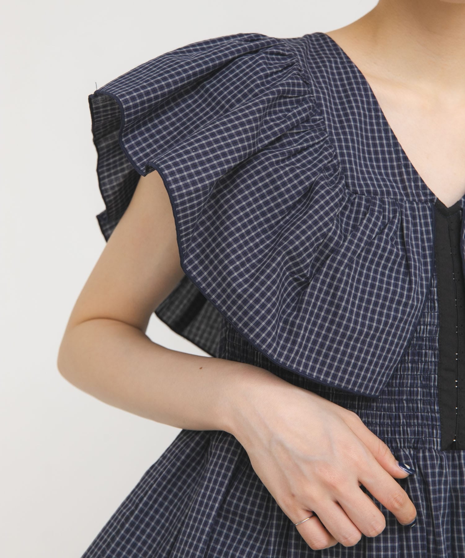 KBF Front hook check ruffle blouse - Image 15