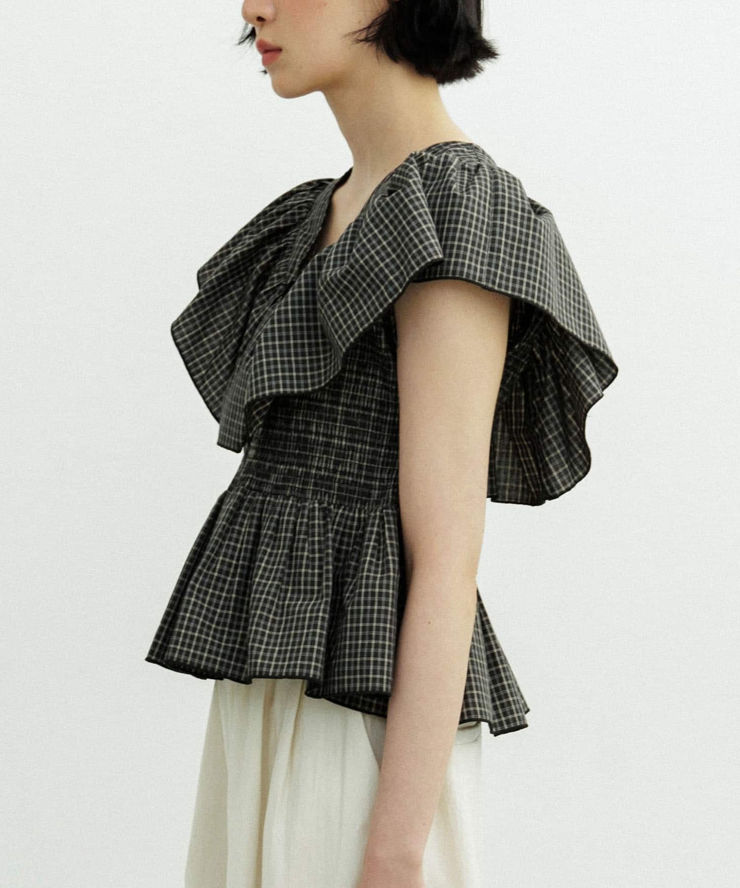 KBF Front hook check ruffle blouse - Image 4