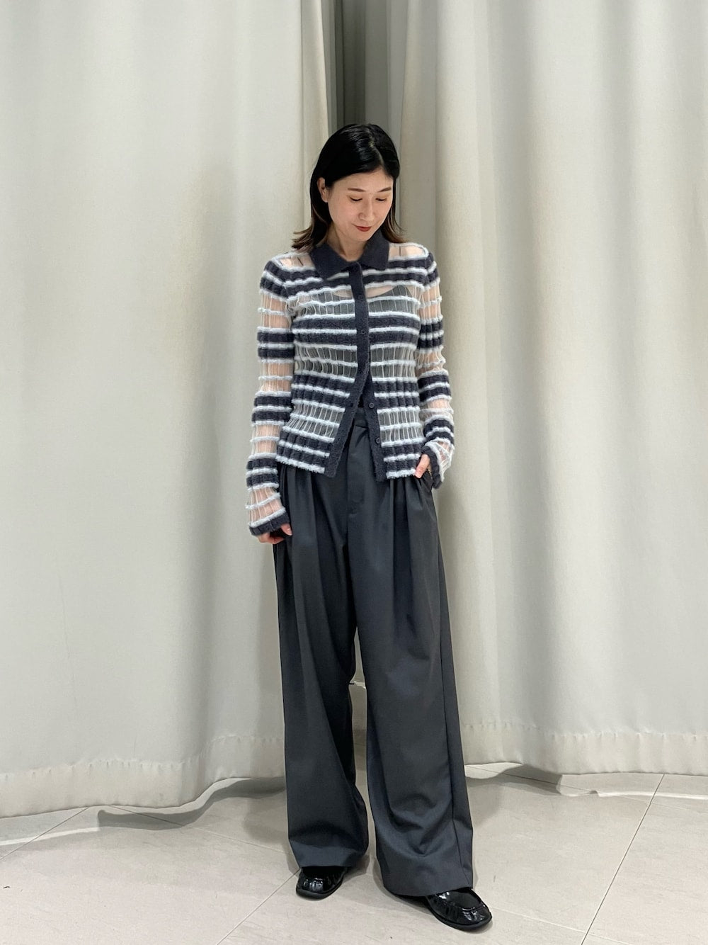 KBF sheer border feather knit