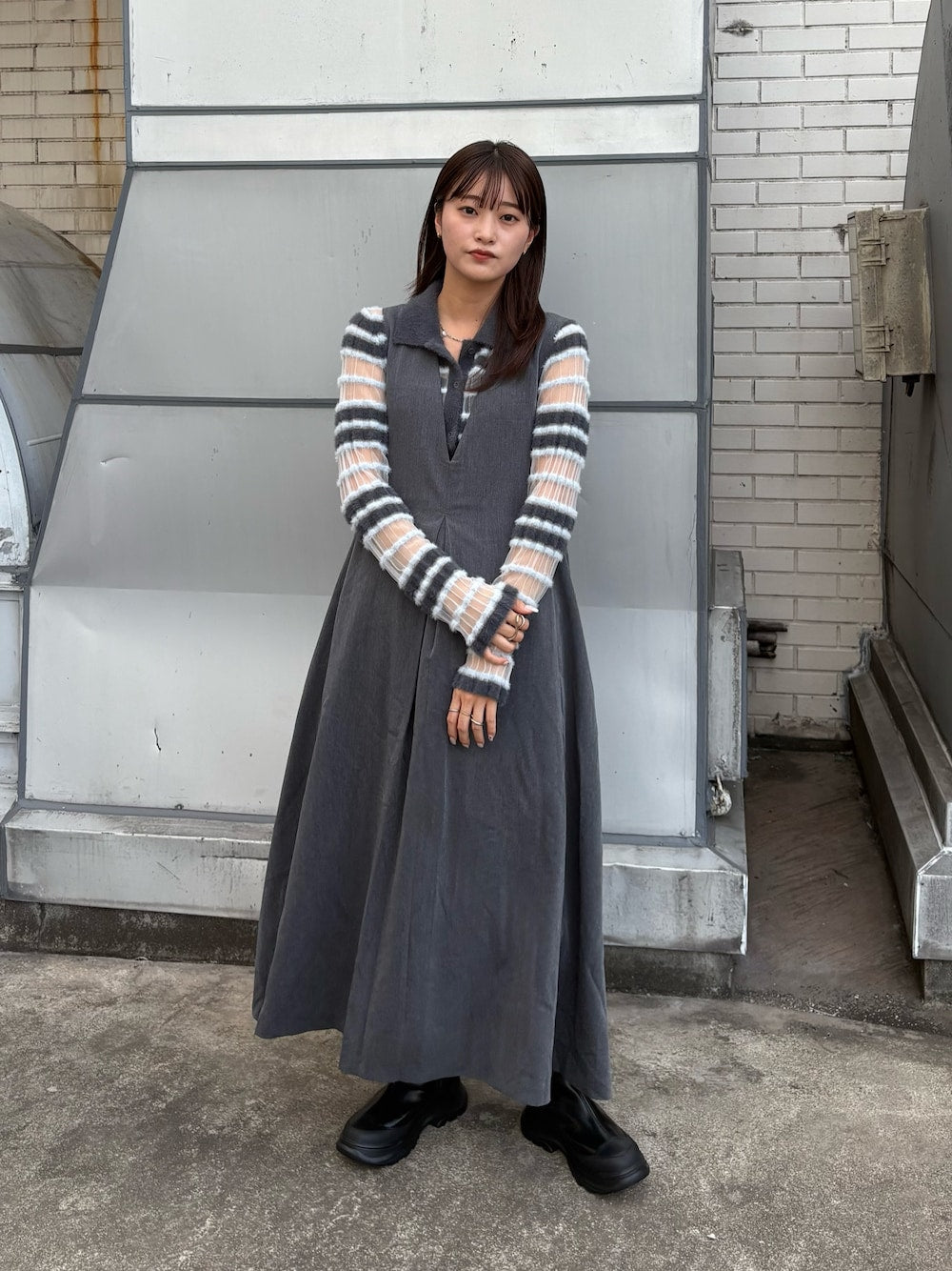 KBF sheer border feather knit