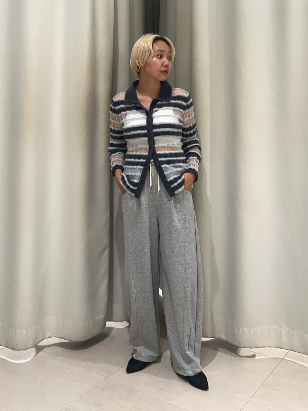 KBF sheer border feather knit