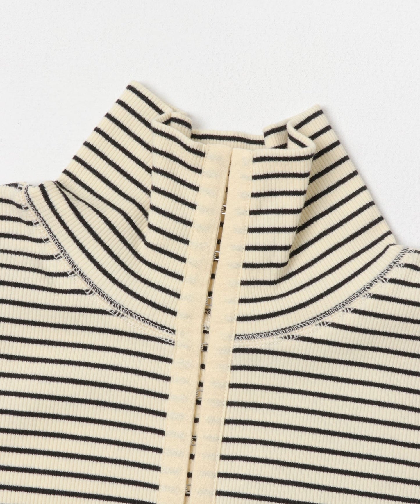 KBF 高領條紋 tops