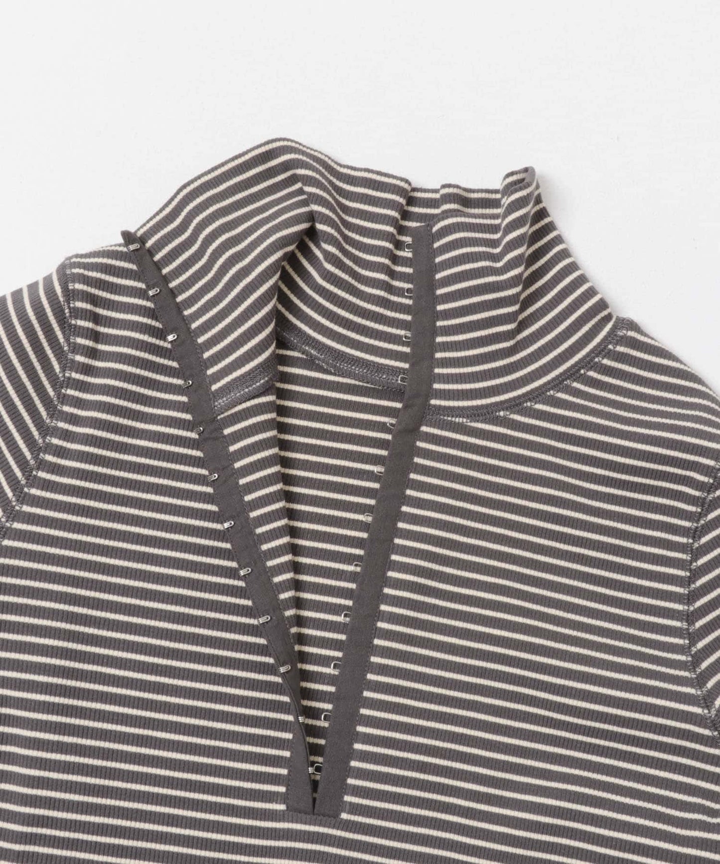 KBF 高領條紋 tops