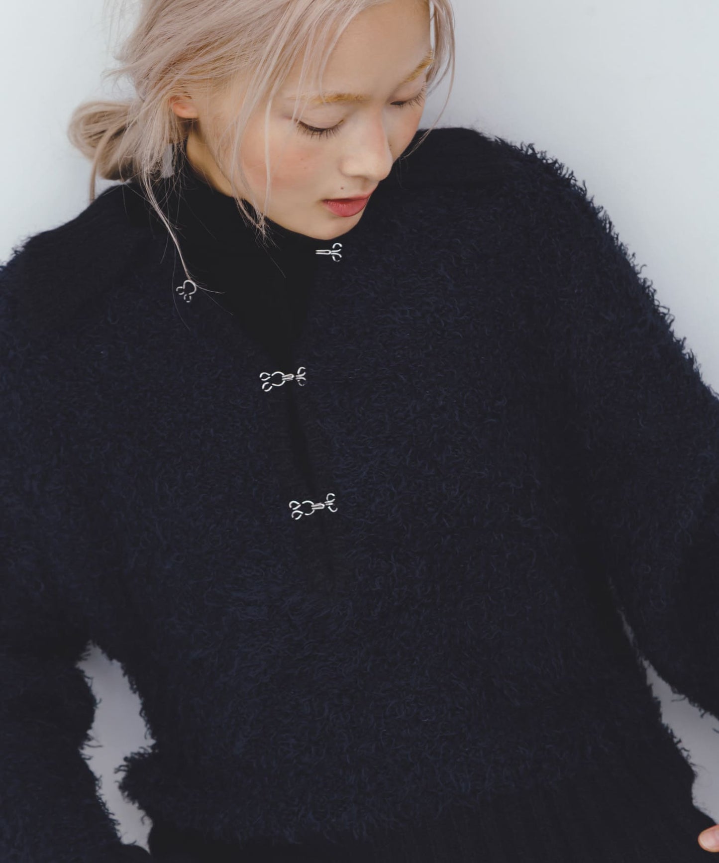 KBF front hook bear knit