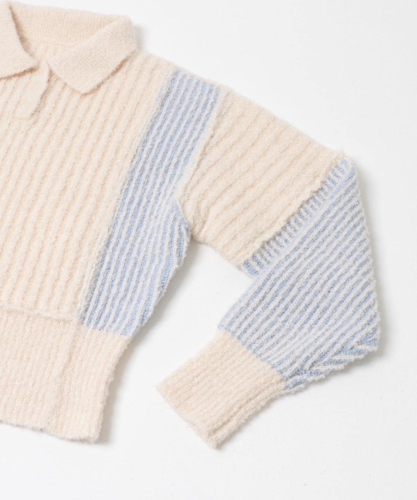 KBF Bicolor design sleeve knit