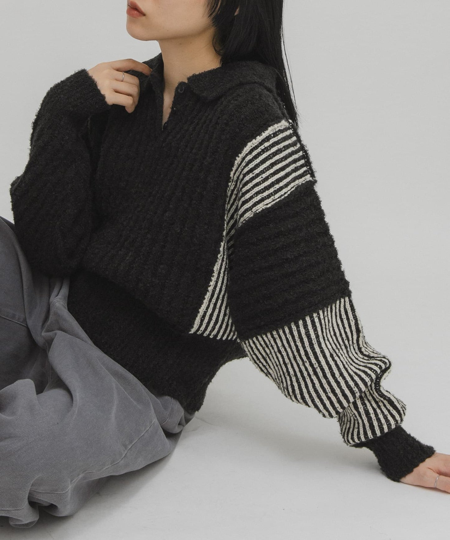 KBF Bicolor design sleeve knit