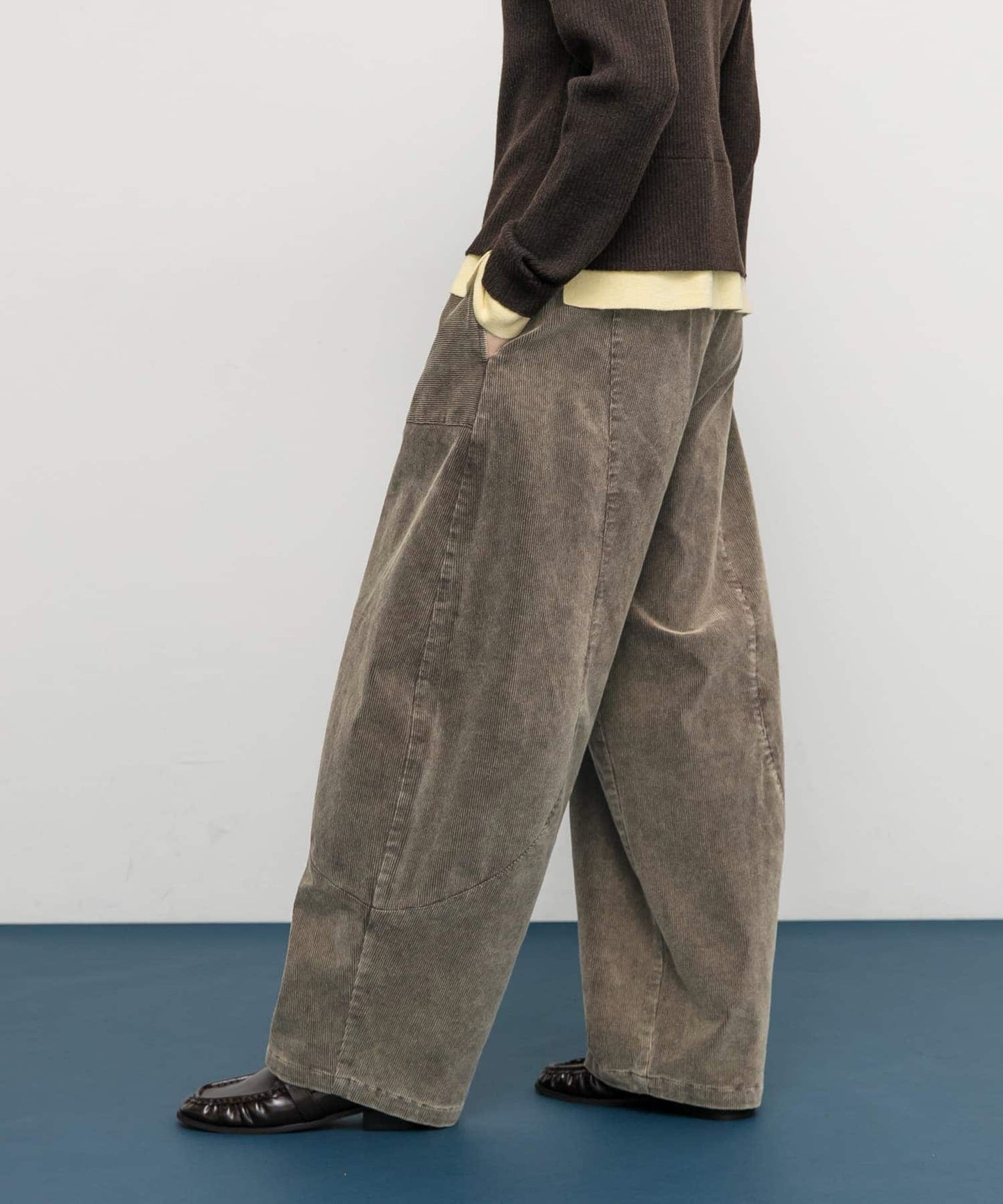 KBF 燈芯絨錐型褲