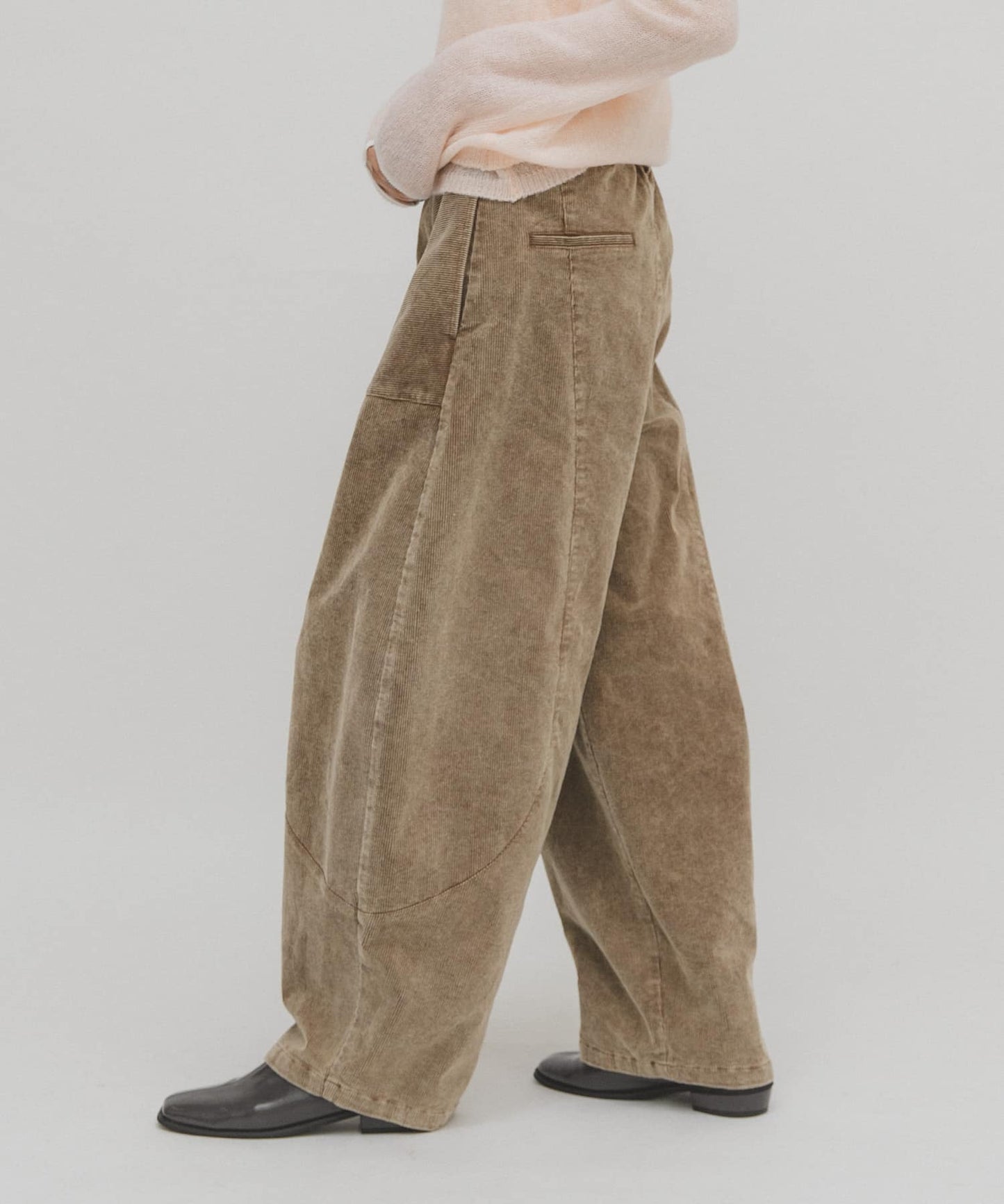 KBF 燈芯絨錐型褲