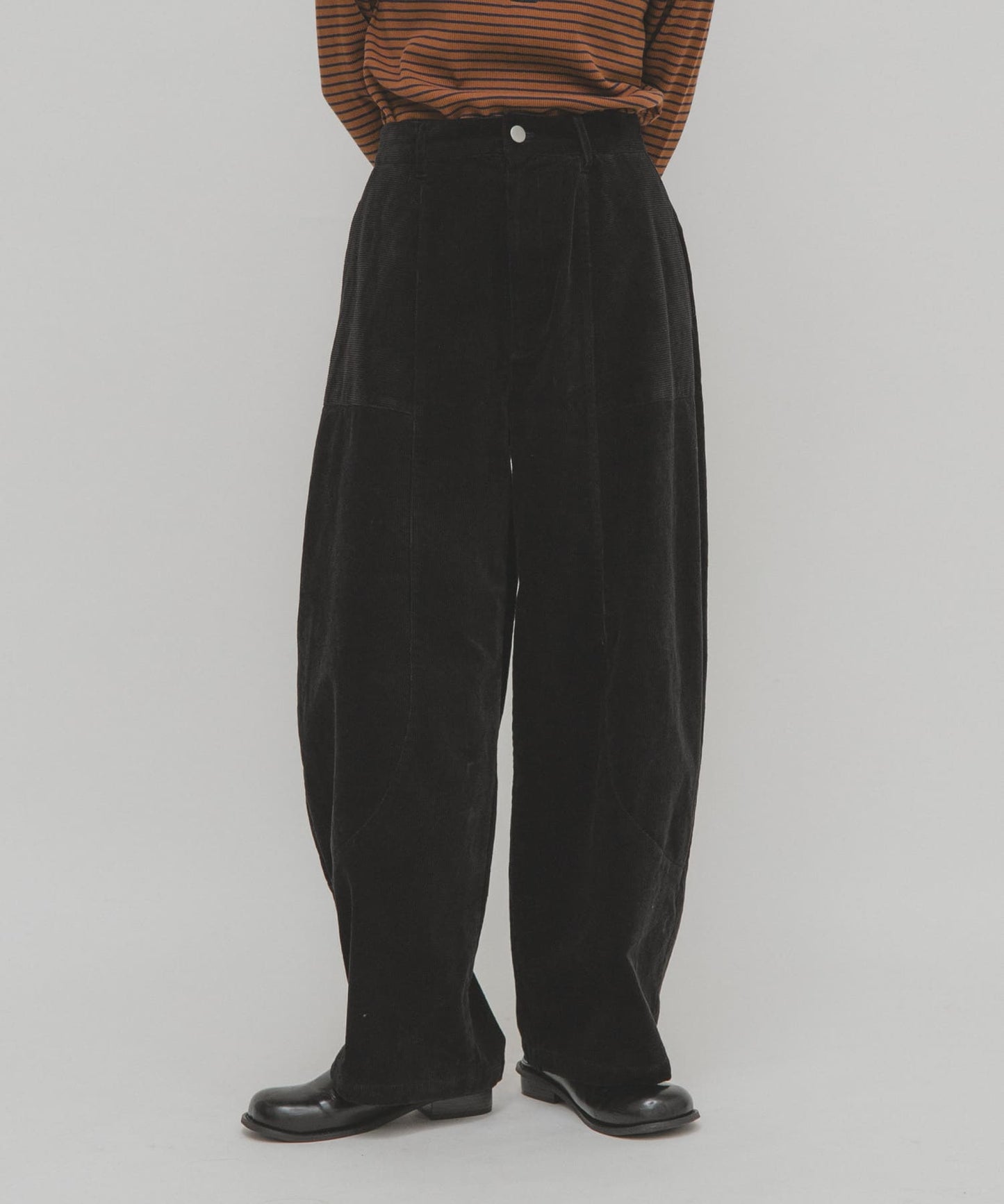 KBF 燈芯絨錐型褲