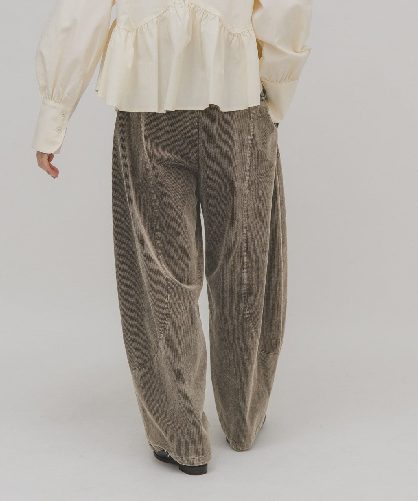 KBF 燈芯絨錐型褲