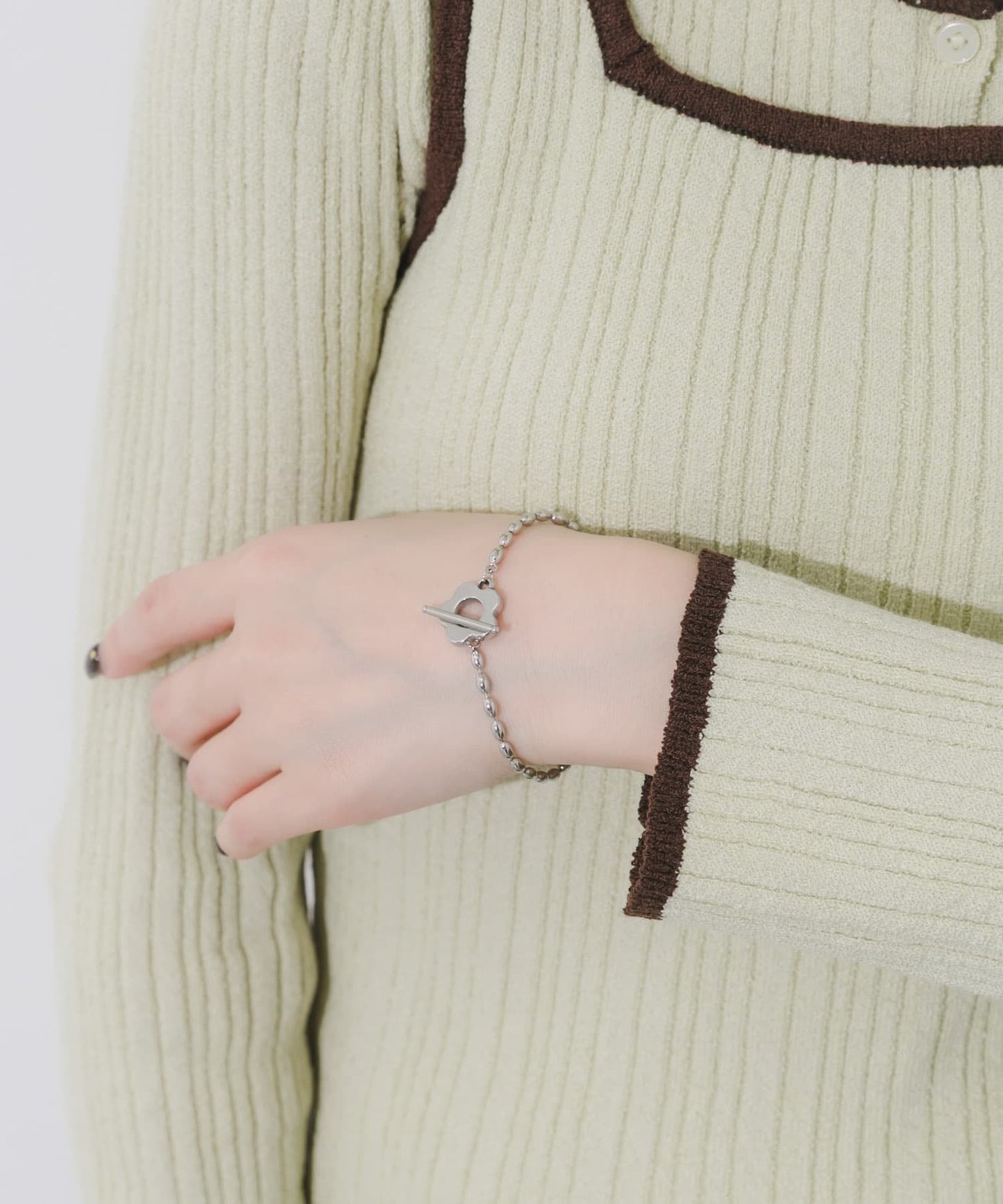SMELLY Stainless Steel Flower Mantel Bracelet - Image 7