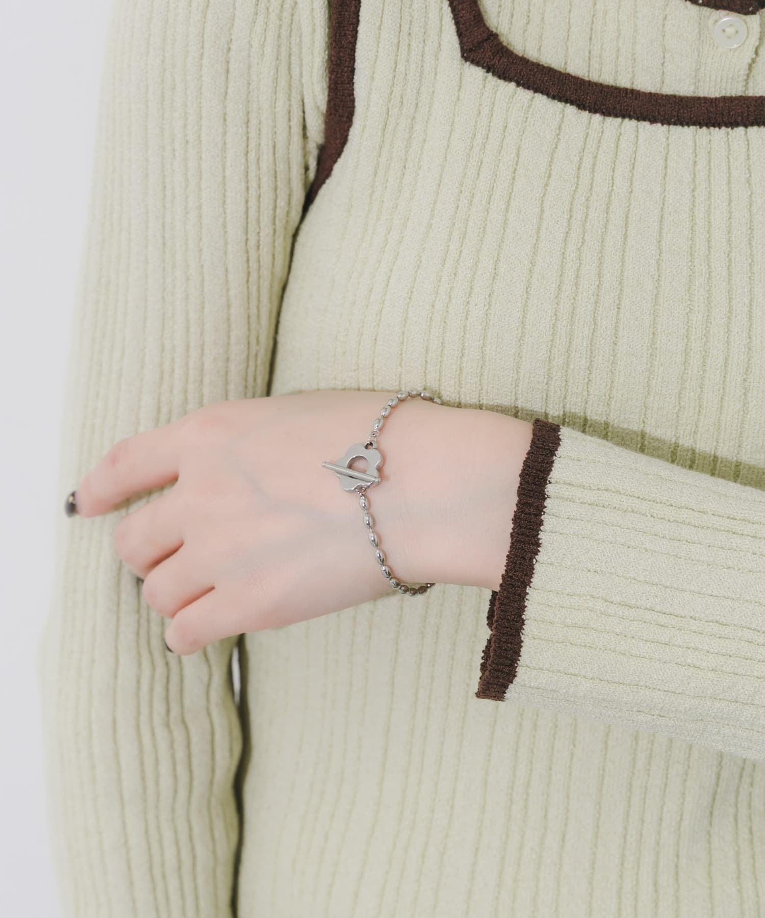 SMELLY Stainless Steel Flower Mantel Bracelet - Image 7