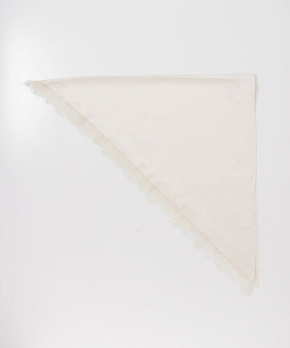 SMELLY 緞面蕾絲三角圍巾 - Image 19