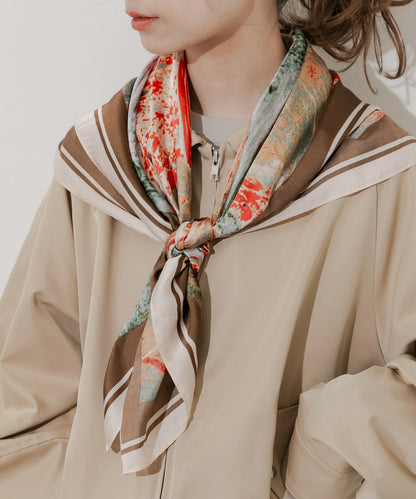 SMELLY 圖騰大絲巾