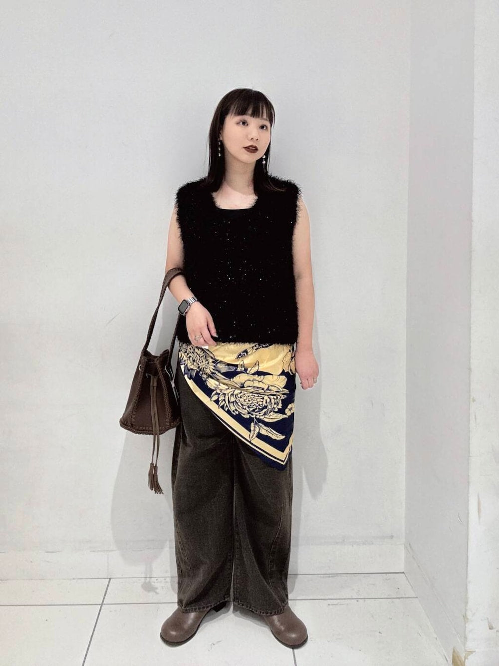 SMELLY 圖騰大絲巾