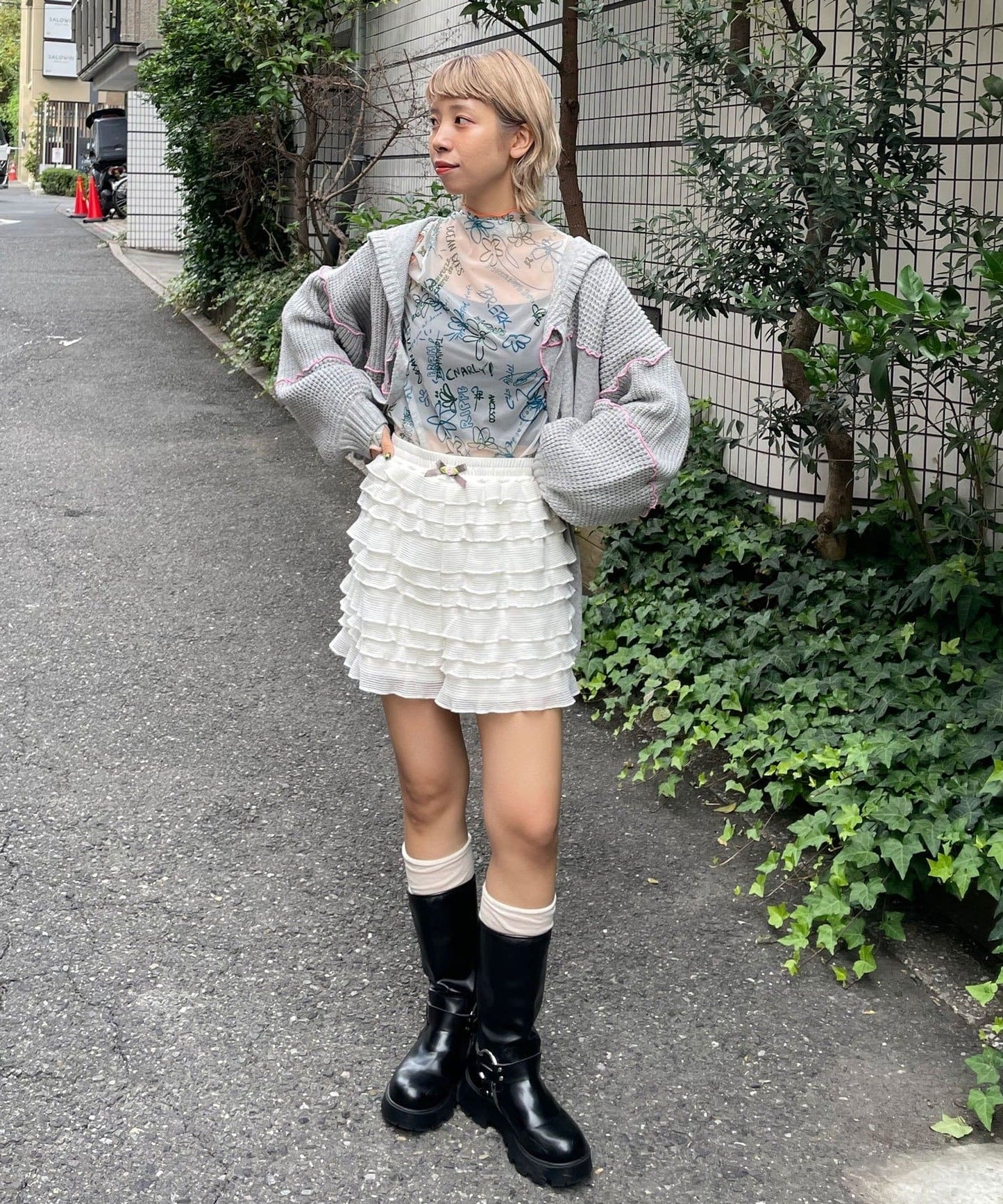 HELLO.SANFRANCISCO 塗鴉印花 sheer top