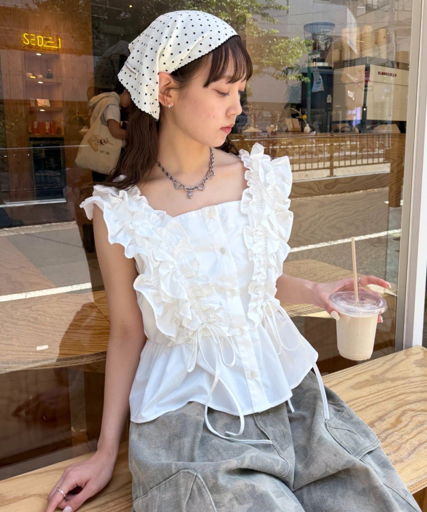 w closet Frilly sleeveless blouse