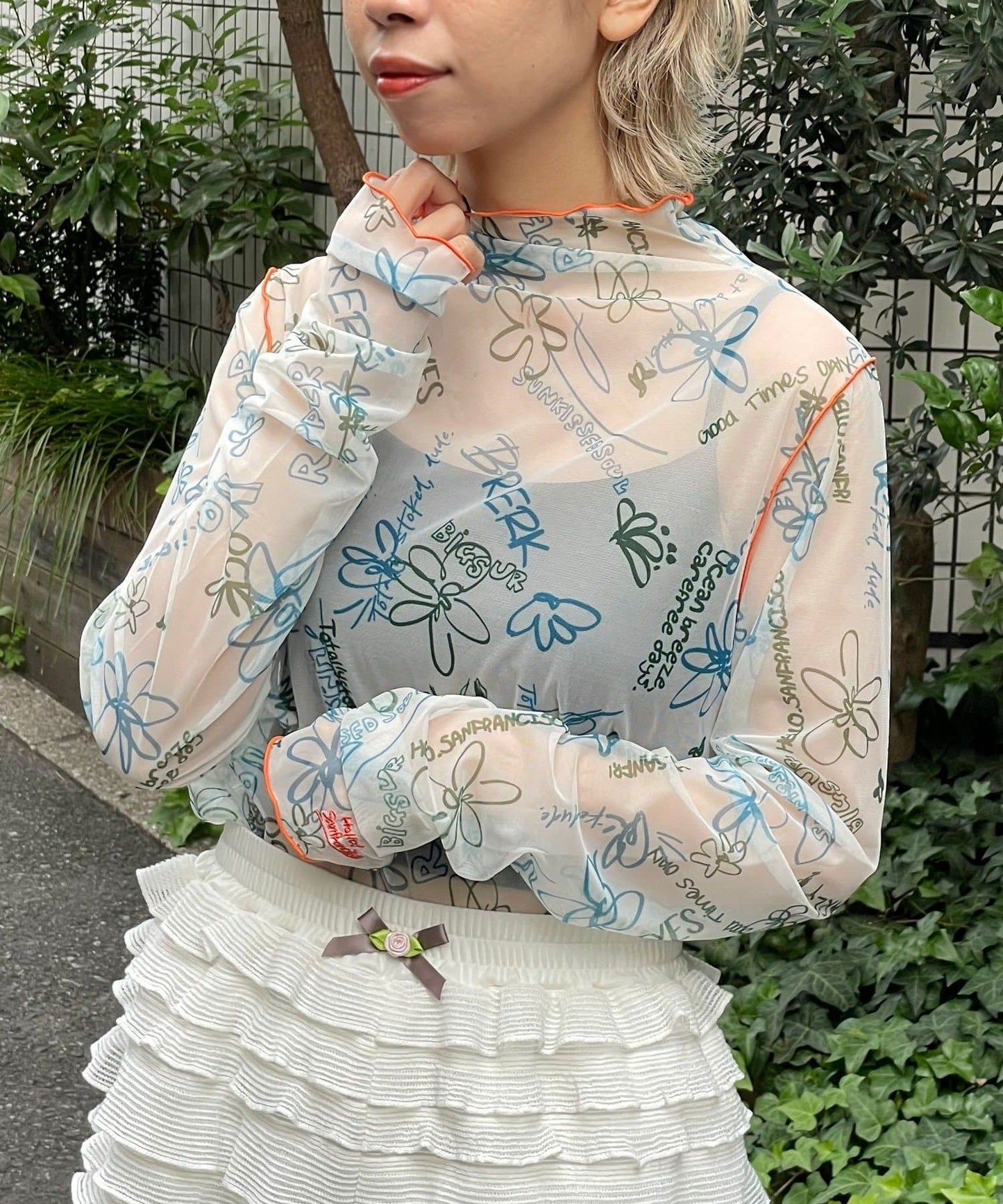 HELLO.SANFRANCISCO 塗鴉印花 sheer top