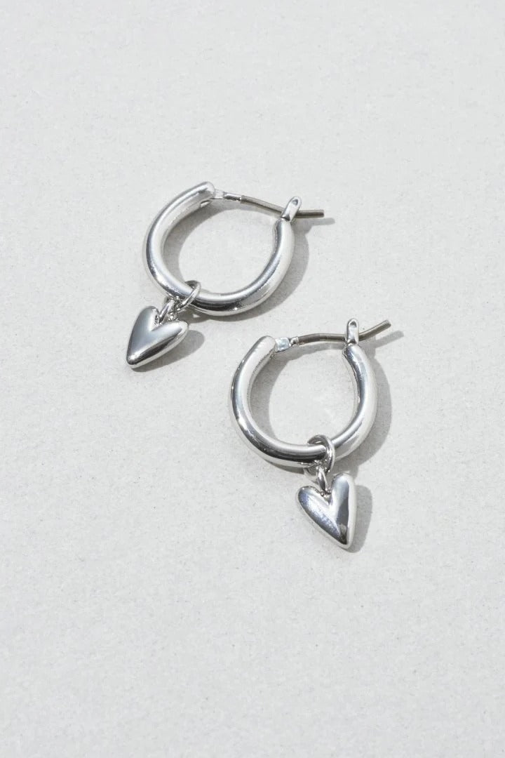 GOLDY Simple Heart Earrings